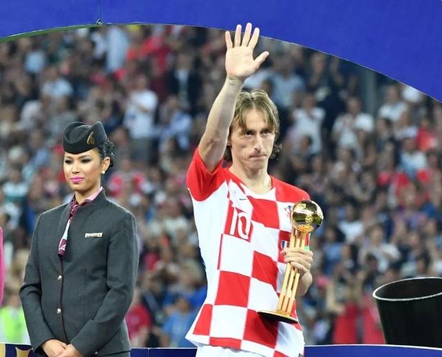 欧冠：皇马客场2-0完胜国际米兰（欧冠客场告捷：皇马2-0击败国际米兰）