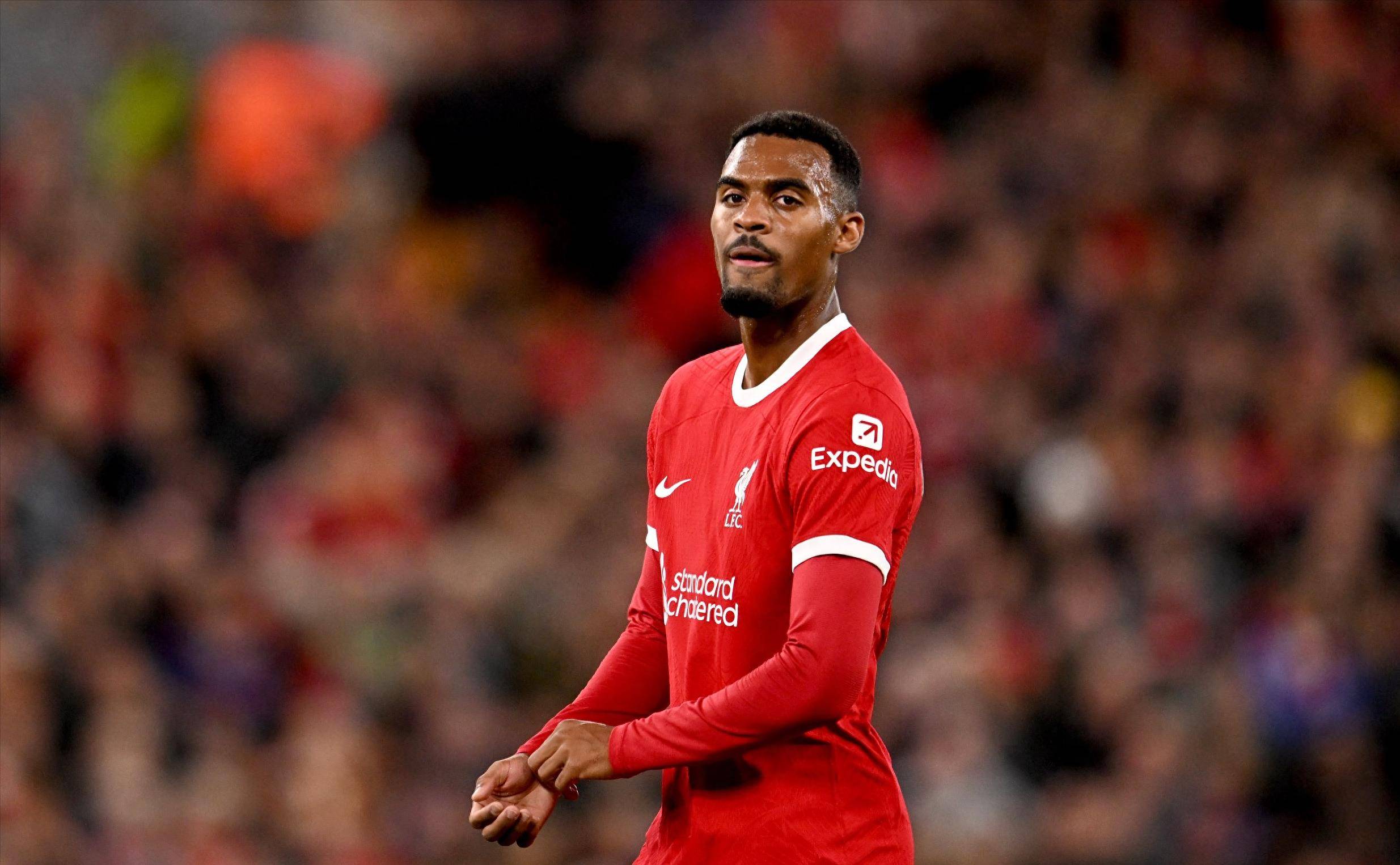 超越老穆勒！凯恩成为德甲历史上最快达成十次帽子戏法的球员（凯恩破老穆勒纪录，成德甲最快达成10次帽子戏法者）