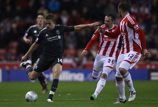 五大联赛周末看点：西甲意甲迎榜首大战 谁掉队？（周末五大联赛前瞻：西甲、意甲上演榜首对决，谁会掉队？）