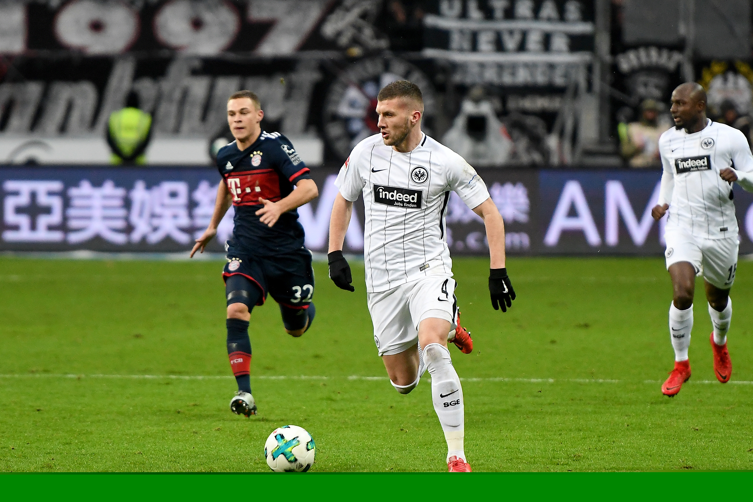 意媒：因机场跑道结冰，尤文全队与远征球迷被困挪威