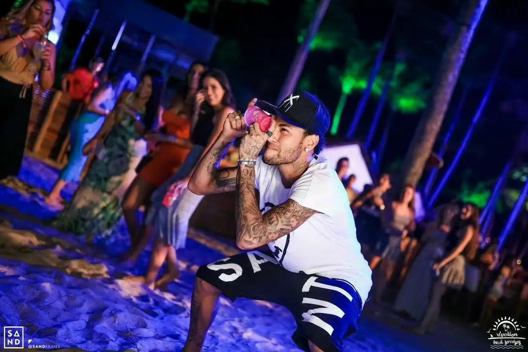 官方：法兰克福签下日本19岁左后卫小杉启太（法兰克福官宣19岁日本左后卫小杉启太加盟）