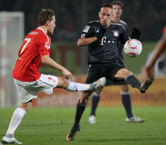 曝韩国K联赛功勋教头加盟山东泰山，负责战术安排，韩鹏喜迎帮手（传韩国K联赛名帅加盟山东泰山主抓战术，韩鹏迎来得力助手）