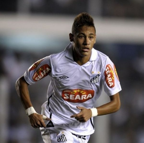 官方：内马尔父亲拥有的公司NR Sports正式收购贝利品牌