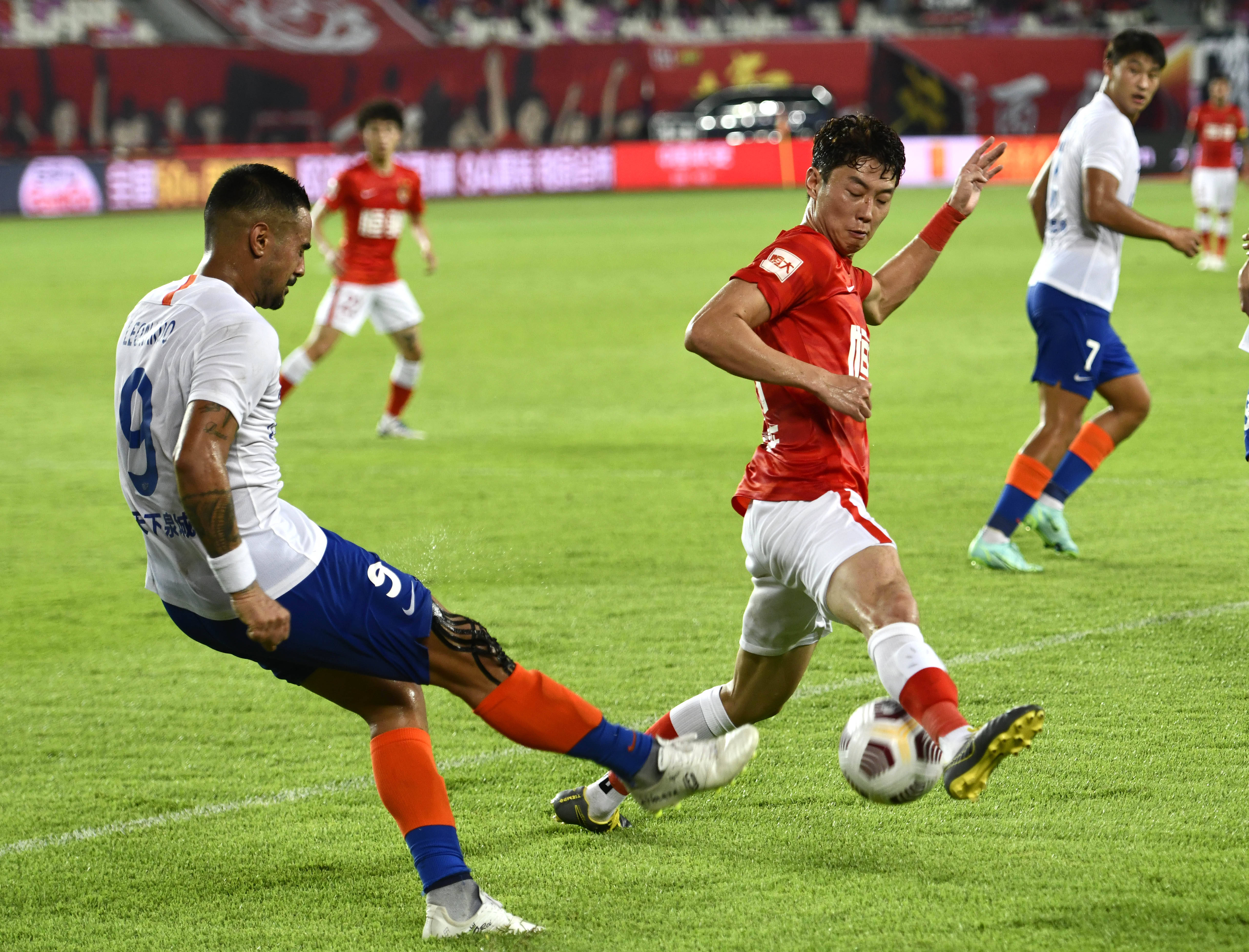 罗马诺：在内马尔遭遇重伤前，有多家俱乐部密切关注他的动态