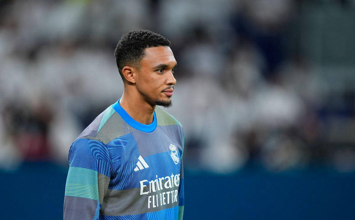 莱奥：我正在学习踢中锋，球队在场内场外都在帮助我